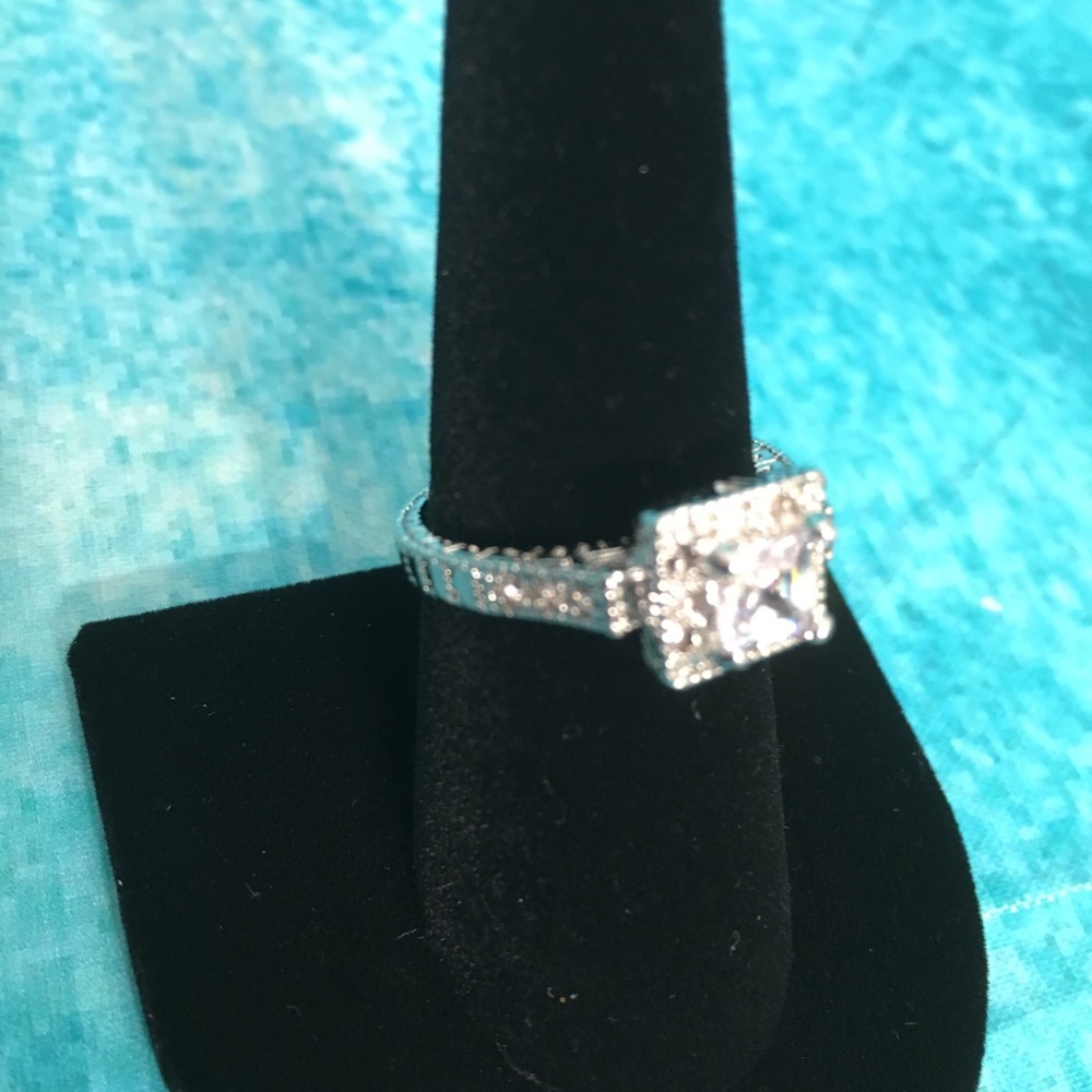 Simulated Diamond Cocktail Ring - image 4